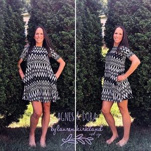 NWT Agnes& Dora Swing tunic size Large Black Aztec